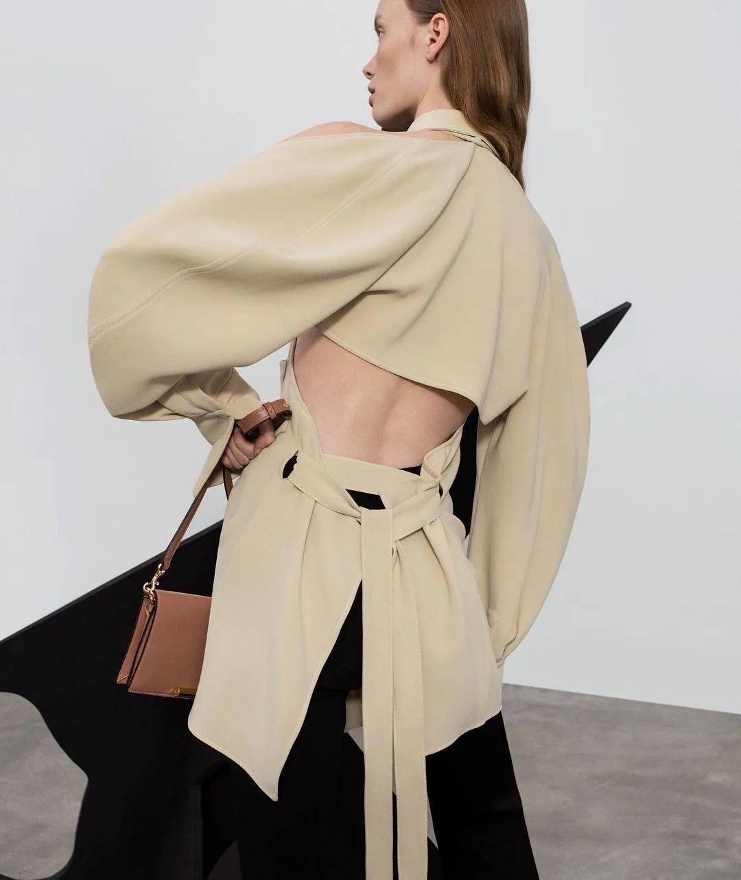 叛逆|他从Celine离职后,创立品牌短短一年火速爆红!新生代叛逆少年的禁欲系极简风~