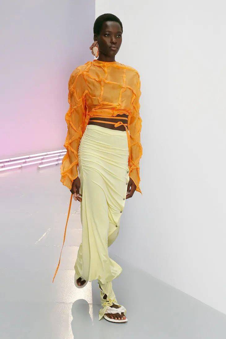 Lye|T型台 | 真·直播看秀，Balmain玩出花了