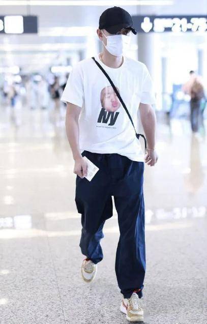 疯狂健身|文章近照状态好，疯狂健身帅出新高度，比当年向南更有型