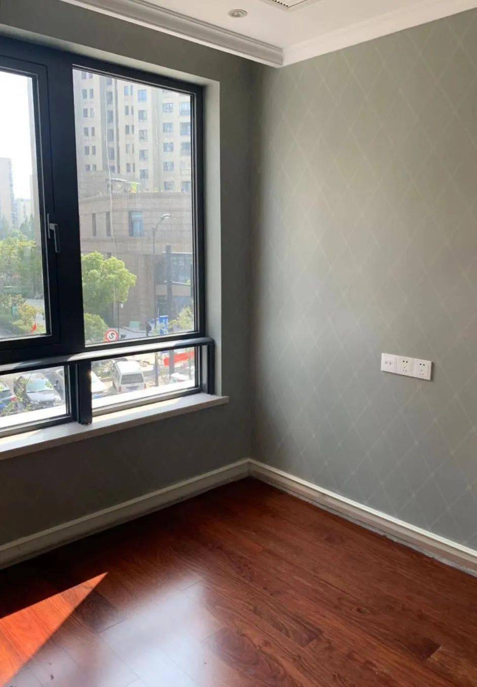 设计|满眼的复古治愈感，看设计师如何拯救精装猪肝红地板 | 颜青软装