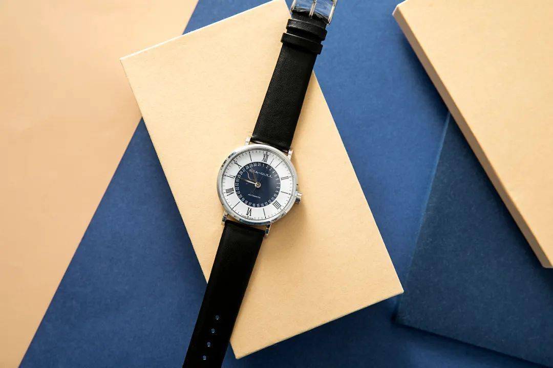 海鸥|做出中国第一块自制手表、空军一线飞行员标配，海鸥表凭什么？