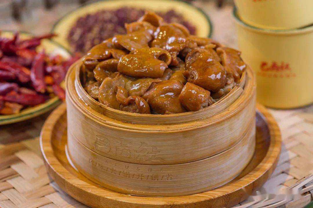 与国同庆【巴卤社老火锅】江南新玛特店开业啦,桌桌送现金,不要错过喔