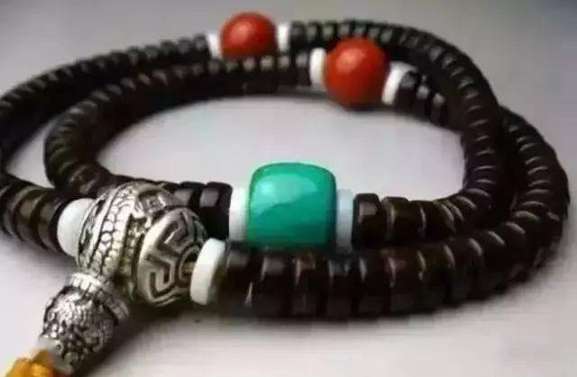 配饰|除了包浆，手串玩成这样才算高手！