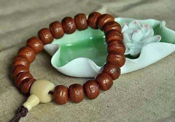 配饰|除了包浆，手串玩成这样才算高手！