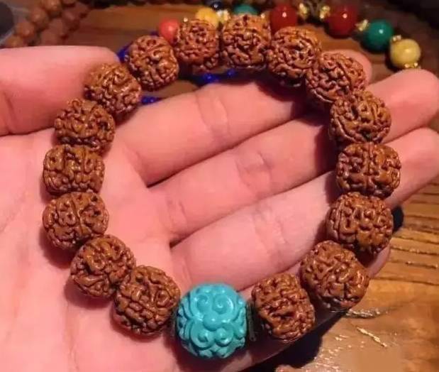 配饰|除了包浆，手串玩成这样才算高手！