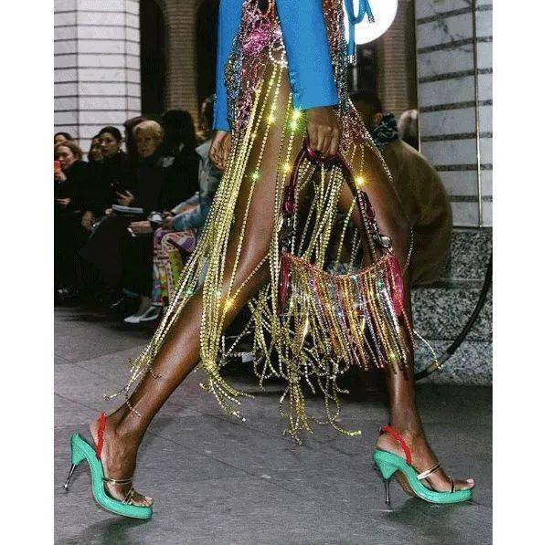 妹妹|时髦办 | BLACKPINK又花了几百万买衣服，这次穿了什么？