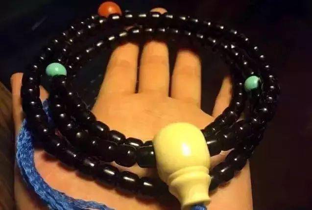 配饰|除了包浆，手串玩成这样才算高手！