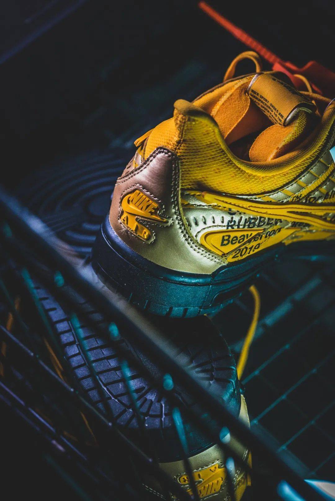 Off-White|500块钱,能否买一双 Nike × Off-White Rubber Dunk ?