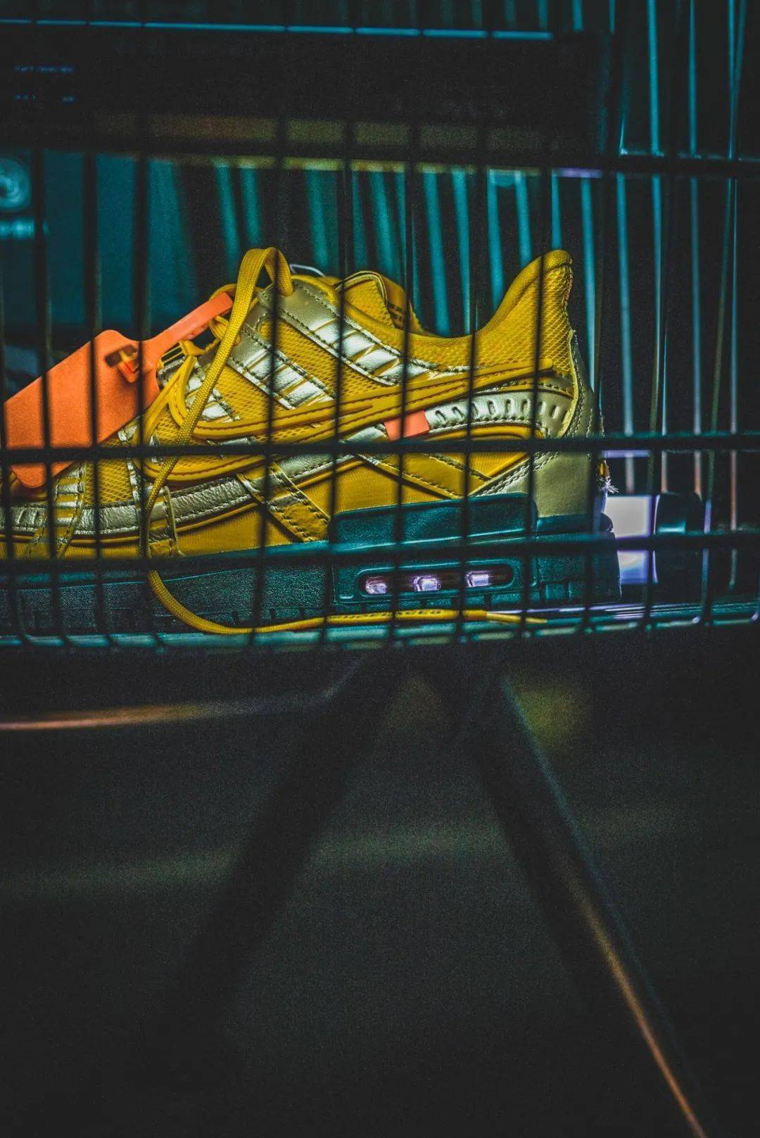 Off-White|500块钱,能否买一双 Nike × Off-White Rubber Dunk ?