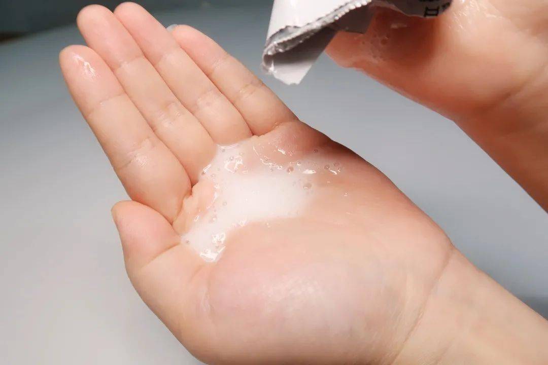 面膜|从内衣模特到老戏骨 如今她只能靠Angelababy搏关注？