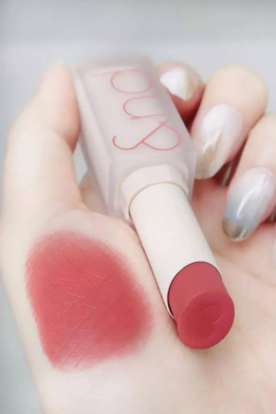 口红|大无语事件，追剧也能选色号？