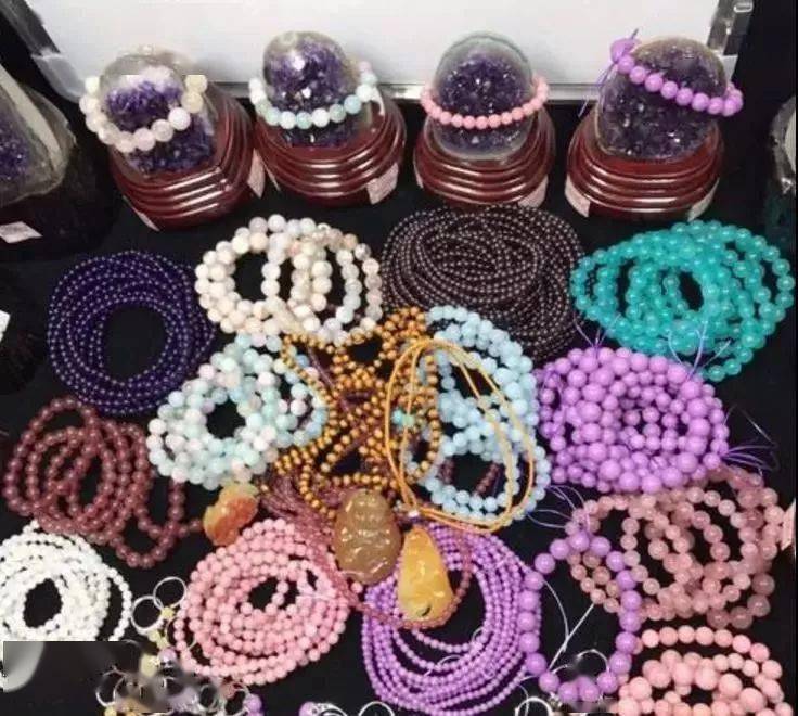 包某|＂我是公主！＂女公务员贪污307万只为买水晶！瞎买水晶，活该坐牢！