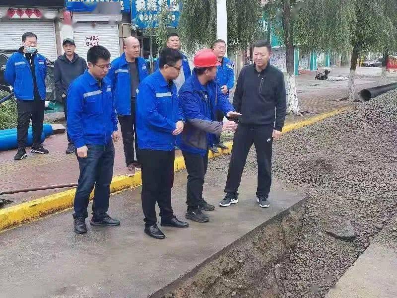 副市长战明秀到市供水有限公司检查全天供水工程和生产安全工作