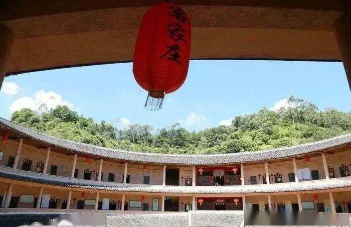 位于五桂山的客家庄围屋  里面吃的都是地道的客家美食!