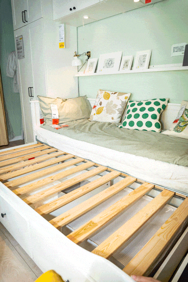 坐卧两用床框架带3抽屉 弹簧床垫