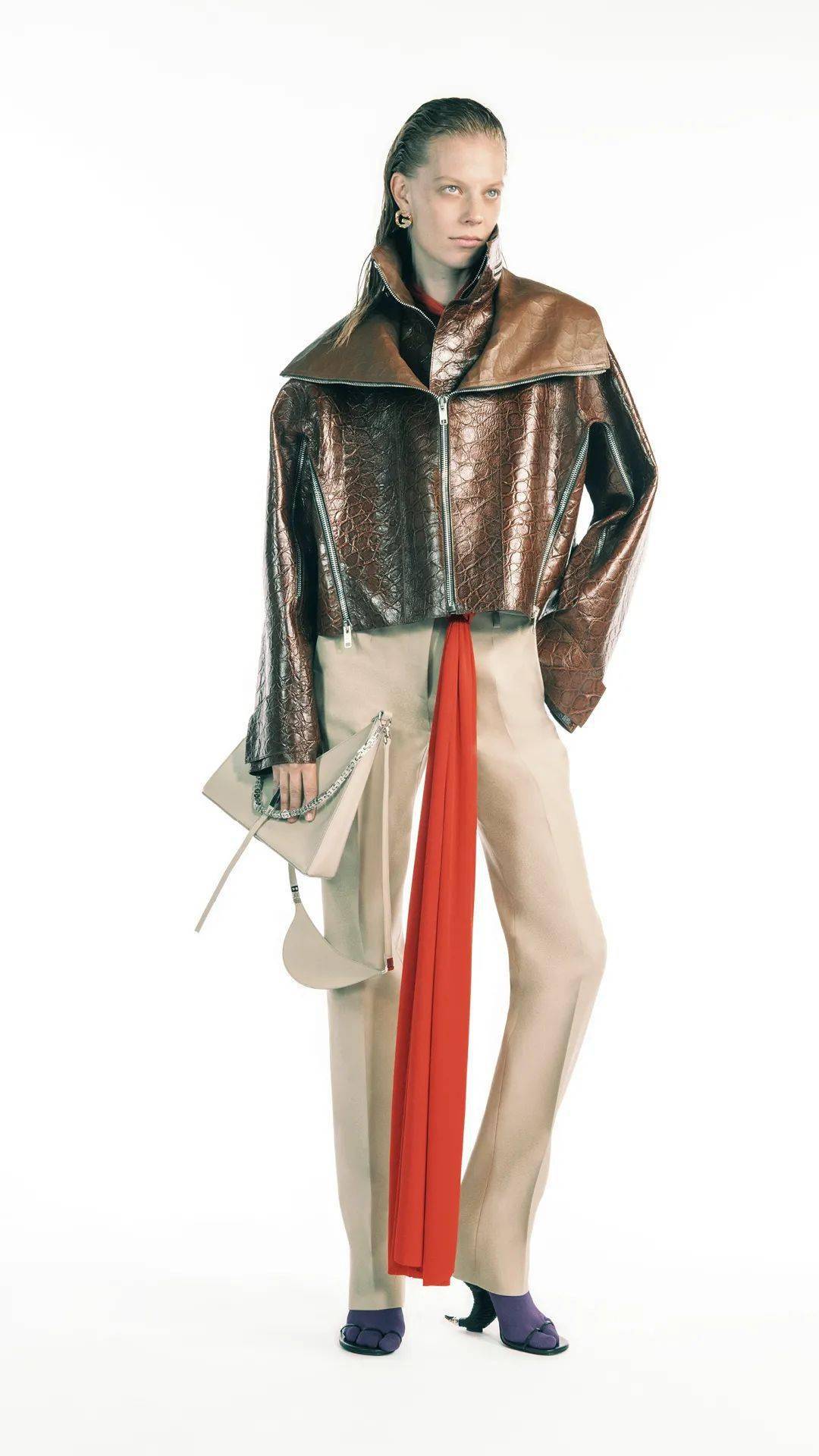 Waight|硬朗、精准、优雅又前卫，GIVENCHY换设计师后的首季度大赏！