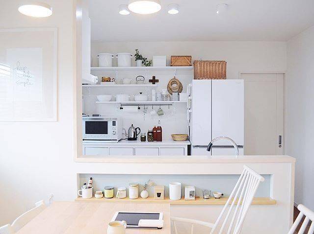 厨房|做饭效率高一倍！日本主妇间正流行的“动线收纳”！处处都是小心机！厨房空间瞬间大三倍