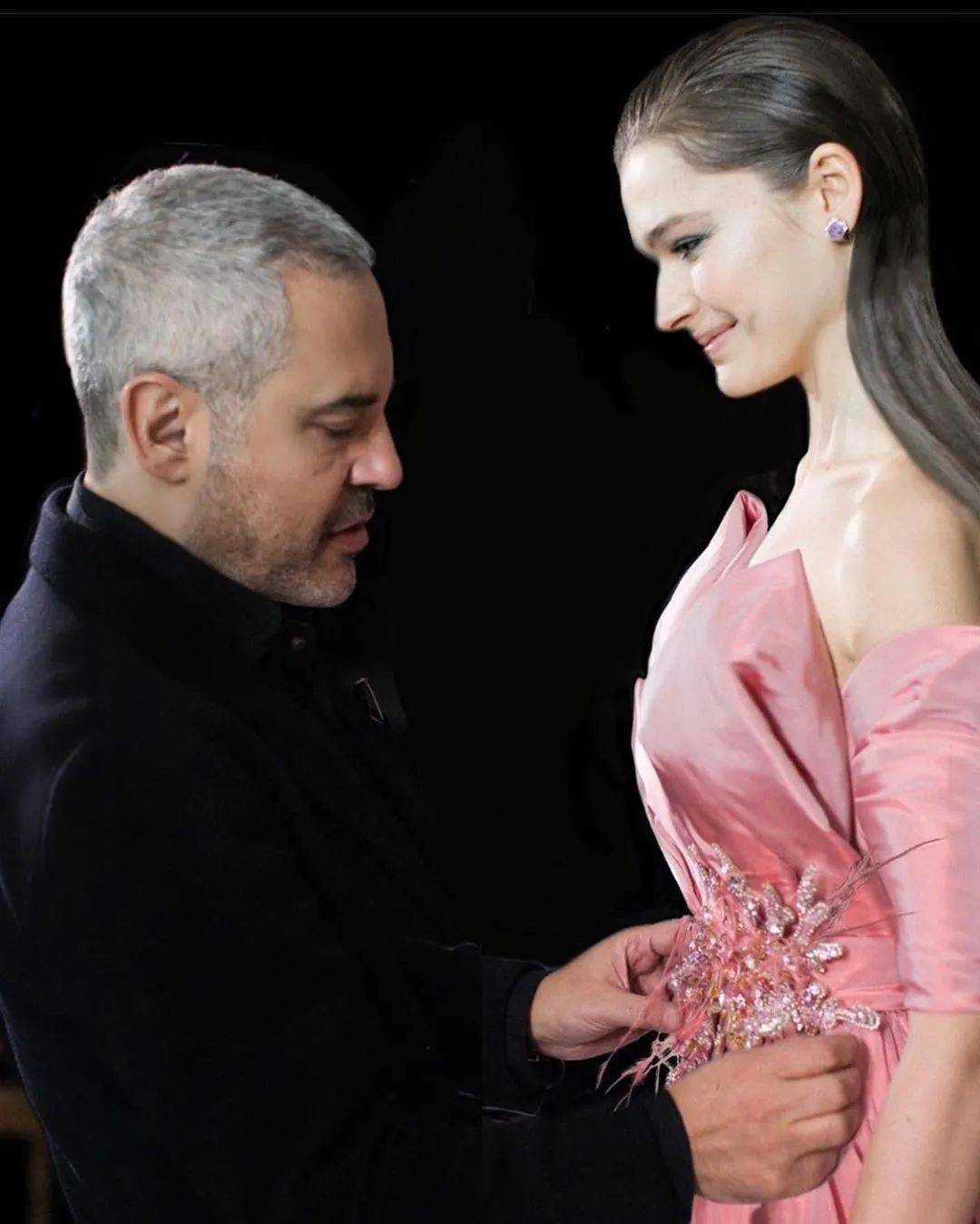 Saab|下凡历劫这么苦,为什么不打扮得再美一些呢?交织着华丽Elie Saab在斜阳下闪烁着光芒