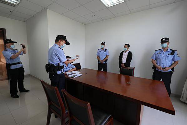 重庆法院办结首例司法警察提请决定司法拘留案