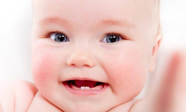 宝宝|若你家娃全达标，说明他身体棒大脑发育好一岁内宝宝发育规律