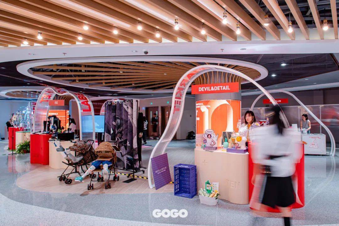 时尚|潮流指数爆点的蕾虎先锋时装艺术节第十季，为你的时髦指数加码