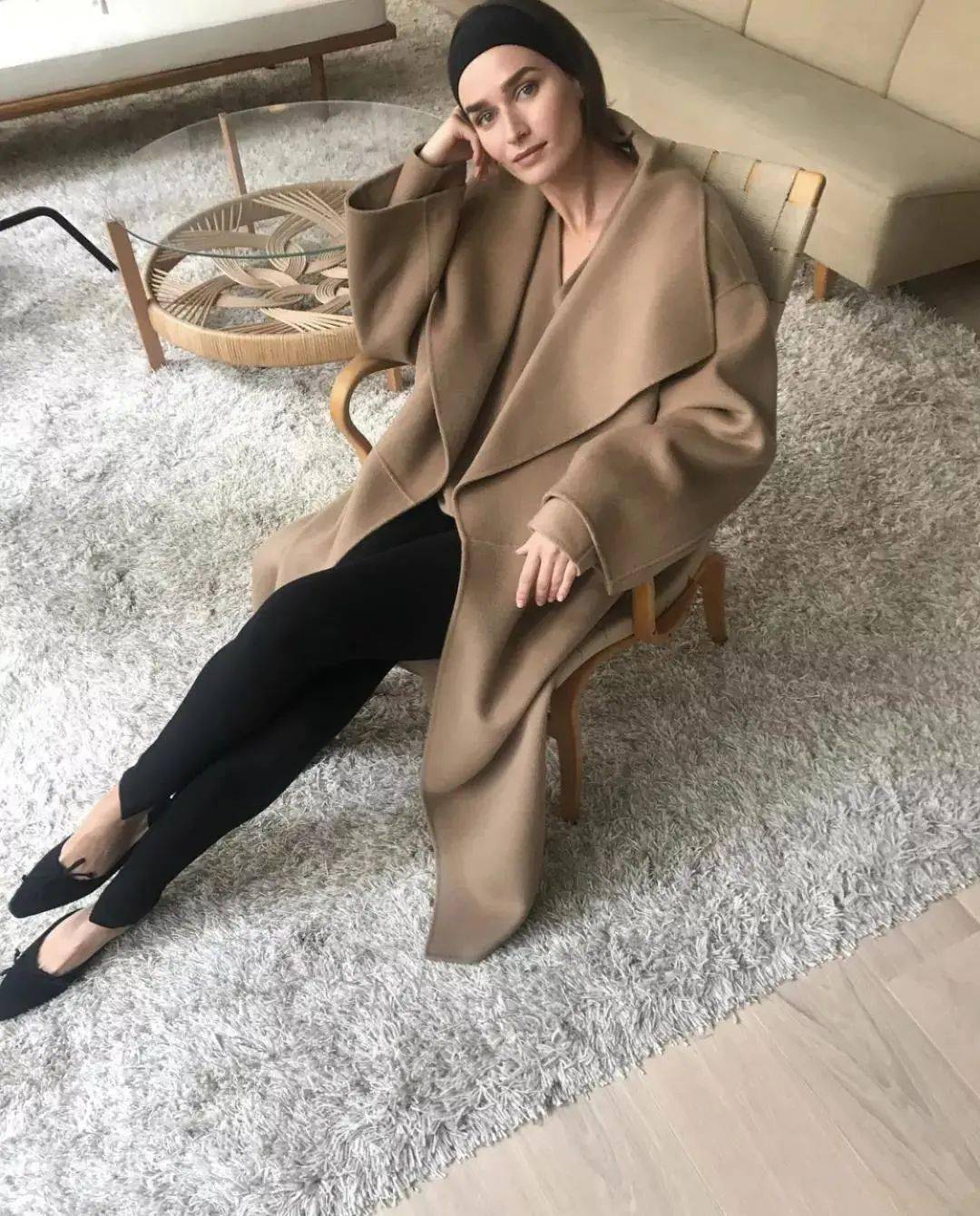 黑色|【服饰前沿】2020显白又高级，只服奶茶色