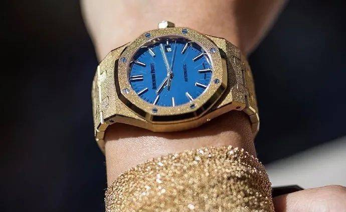 Cartier|江疏影的腕表，《从入门到（因价格而）放弃》