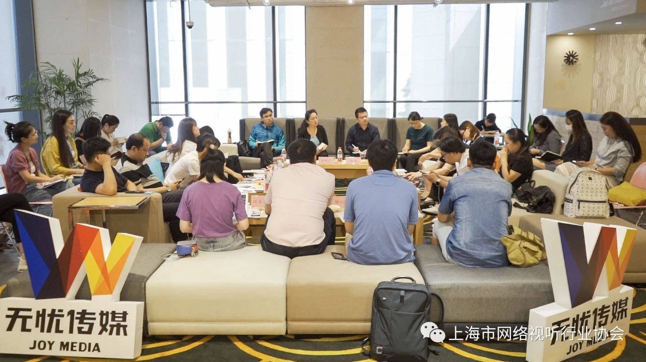 李佳琦|实探李佳琦直播后台：试用产品已超10万件，梦想做个人品牌