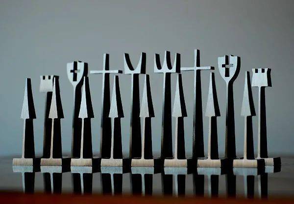 棋子|建筑大师为何都要设计自己风格的国际象棋？