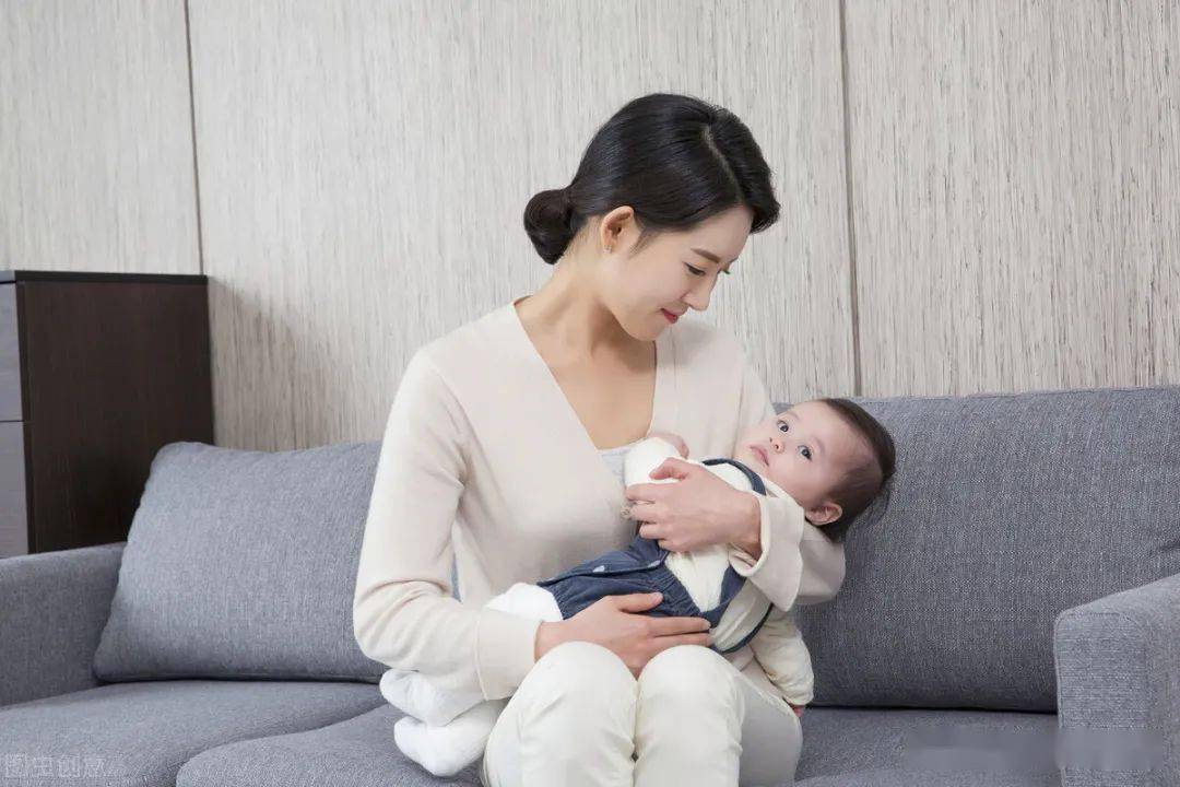 年龄|小睡的时间和次数不同宝宝一天需要小睡几次?不同年龄的孩子