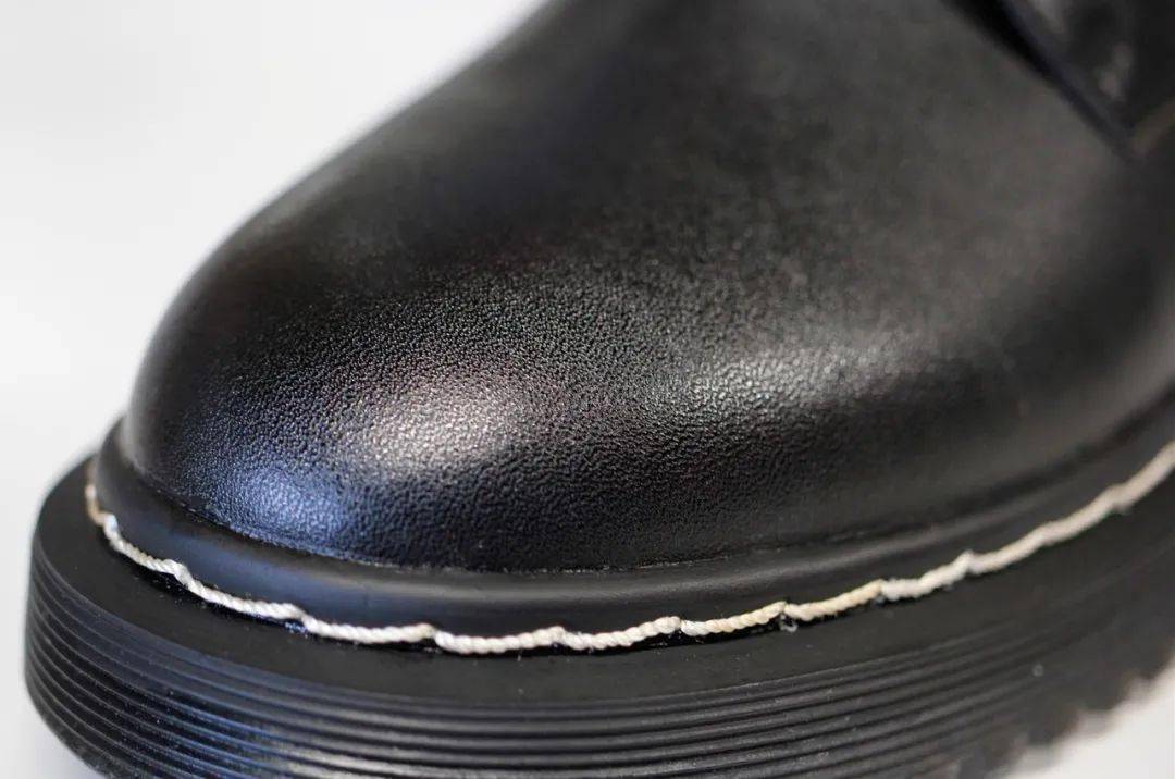 刘涛今|刘涛今秋战靴，一穿增高5cm？英伦百年传承，防水防污！