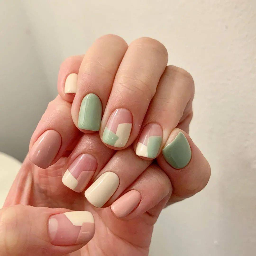 款式|赶紧存图！40款秋冬美甲，显白不挑人！