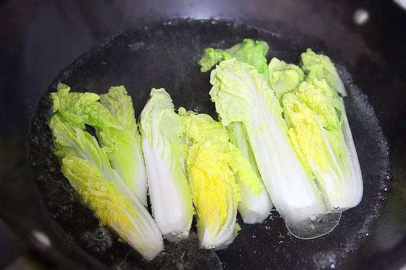 10月不吃肉也要吃這菜！5分鍾上桌，成本3元吃它比肉還過癮！ 熱愛美食 第5张