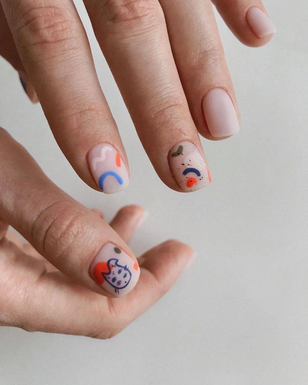 款式|赶紧存图！40款秋冬美甲，显白不挑人！