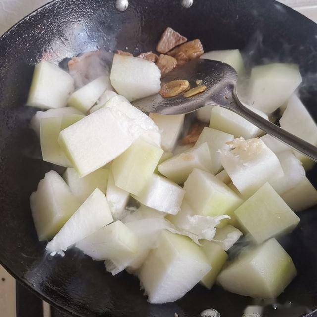 冬瓜|这样简单做一锅，端上桌吃的精光汤也不剩秋后多吃冬瓜