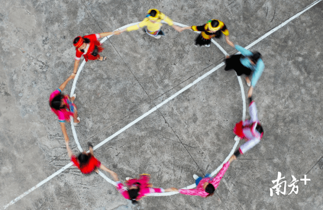 塘蓬镇gdp_中国gdp增长图(2)