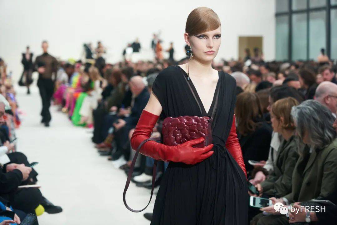 女装|谁是2020年全球最佳女装设计师？