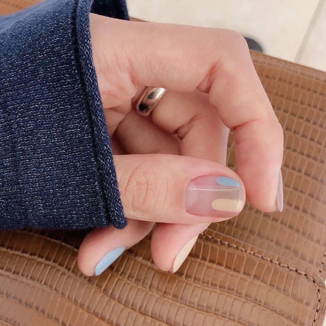 款式|赶紧存图！40款秋冬美甲，显白不挑人！