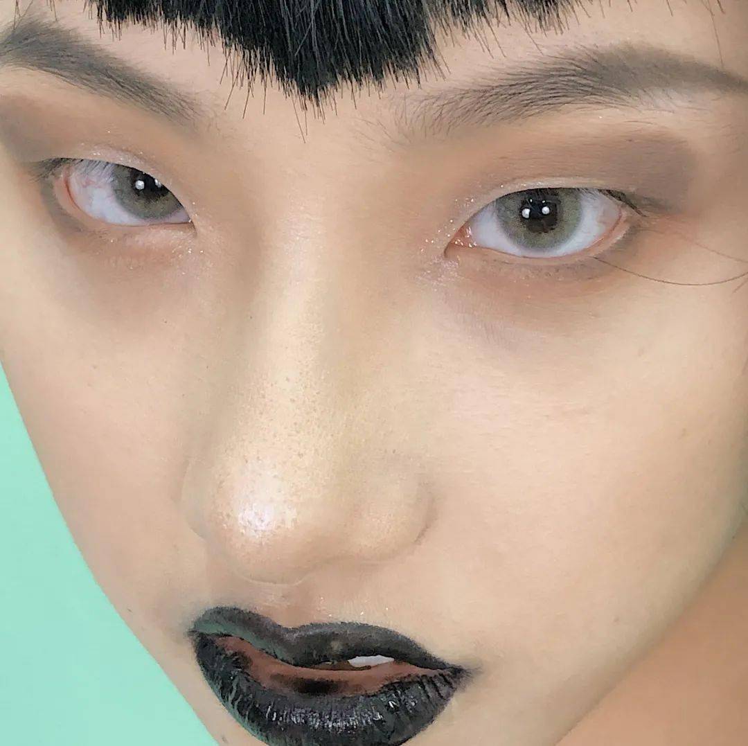 看腻|看腻了大同小异的美妆视频？不如来看看她们的！