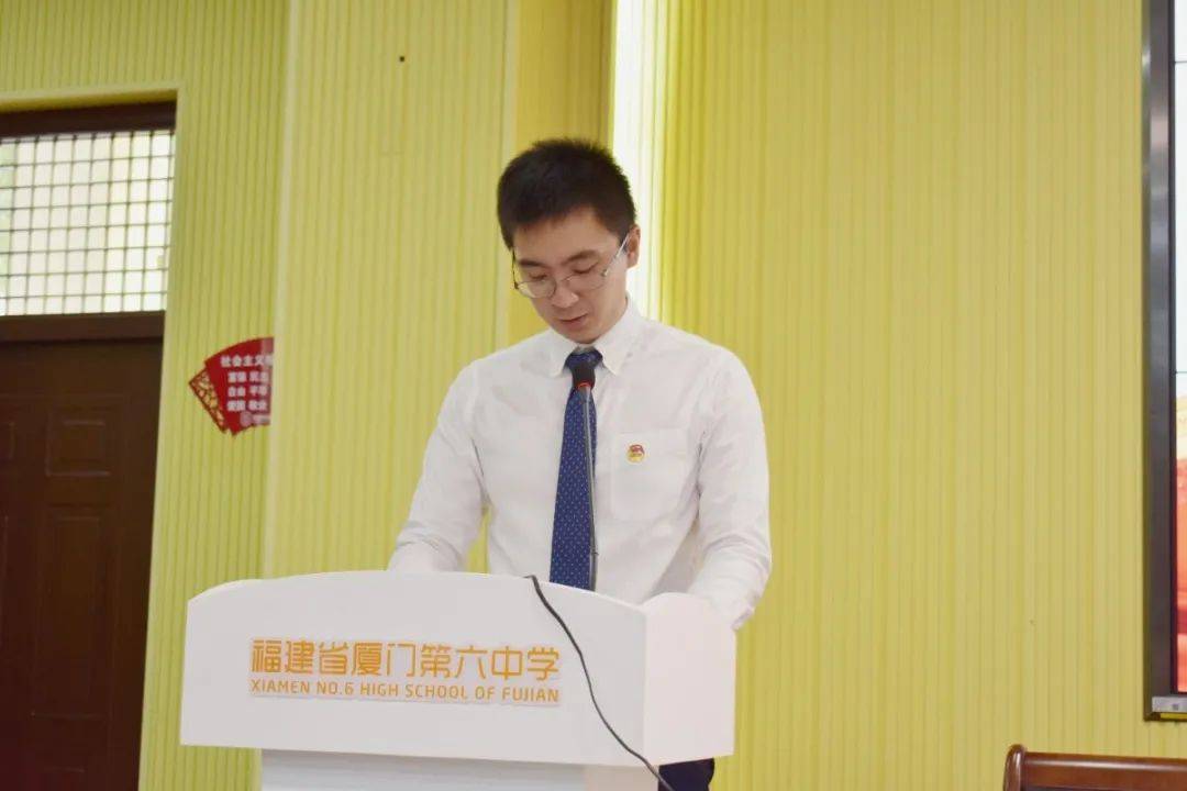 然后,郑华鑫同学介绍了新一届团委委员候选人情况,同时各位团员代表们