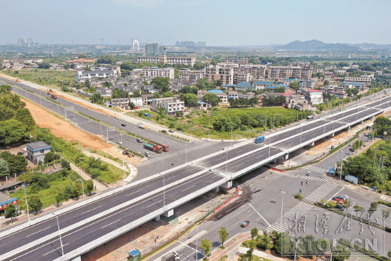 从即日起,芙蓉大道的部分路口(如:红河路,金湖路,新湖路,金兰街,昭信