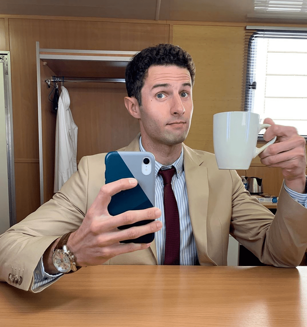 时尚|年度时尚美剧，我一天看完并爱上了全剧所有的男人！