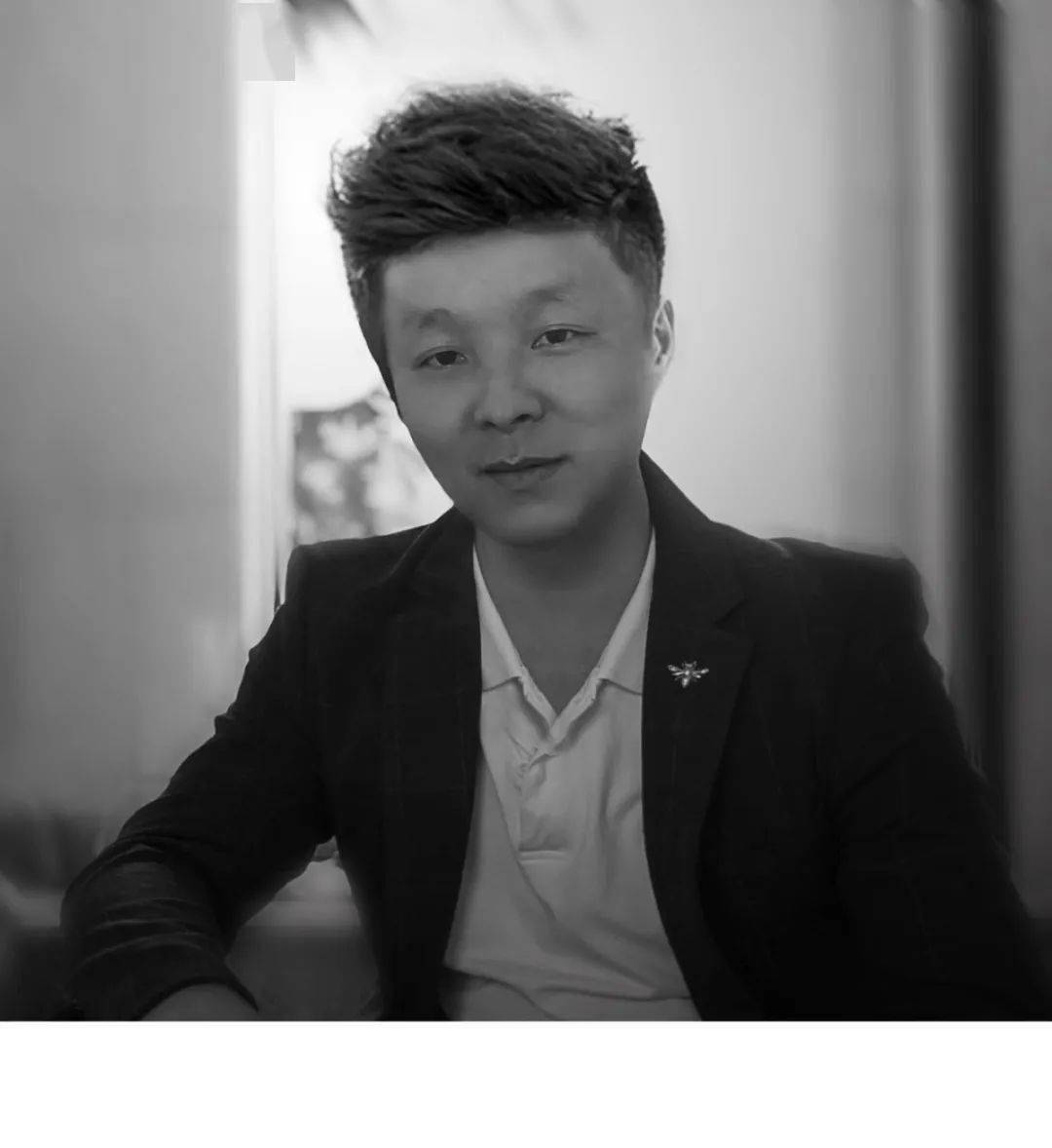 某小白设计师接了个私单,整个设计师群都炸了