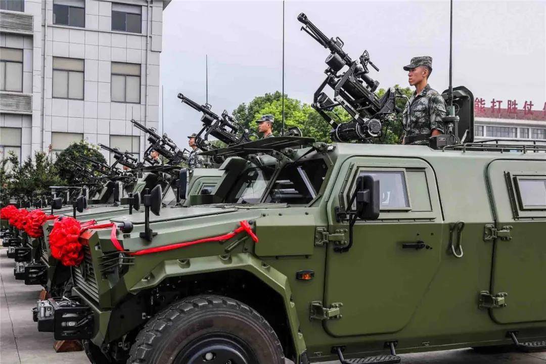 东部战区某旅列装三代猛士:遥控35毫米榴弹炮火力强悍