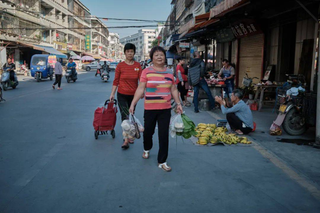 摄影|一路向南向西,新亨市场,罗山清晨街拍