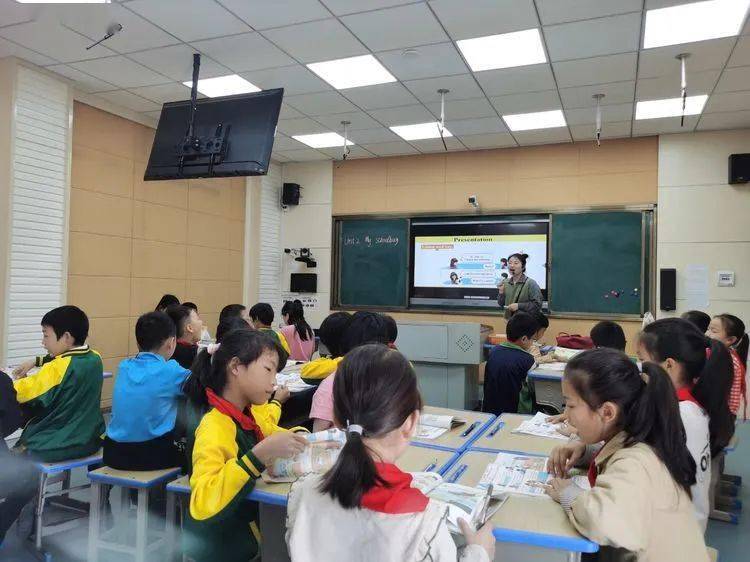 优质课视频英语小学 114ed61208ae48a0ba51859e20119d77.jpeg