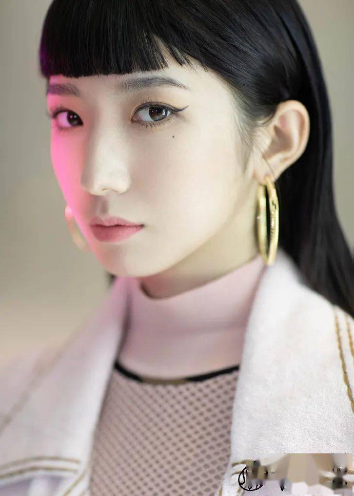 屏障|?孟美岐生图泄密!真实素颜也美炸是怎么做到的?