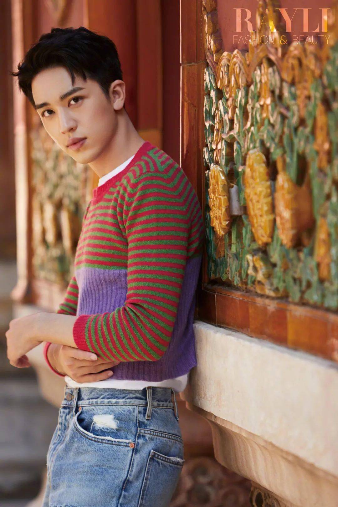 钟楚曦|快讯 | Angelababy封面、华晨宇活动、钟楚曦活动、杨超越大片