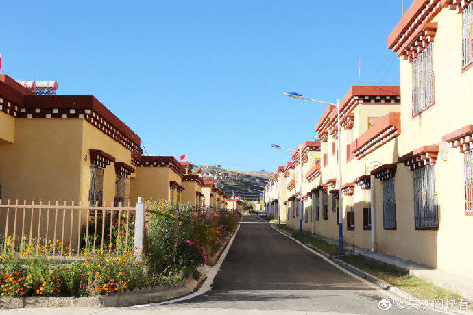 扶贫|小院里种花，学校就在隔壁...他们“搬”进美好新生活