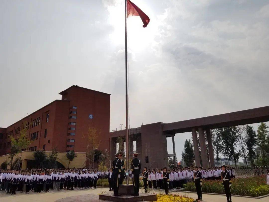东平一中师生相约国旗下!礼敬国旗视频短片震撼发布